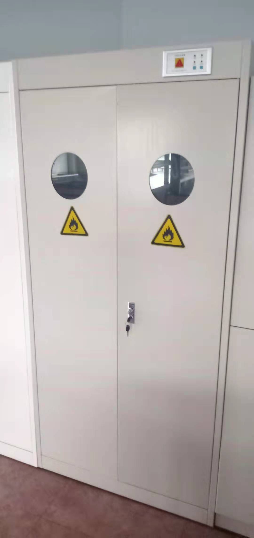 气瓶柜-1.jpg